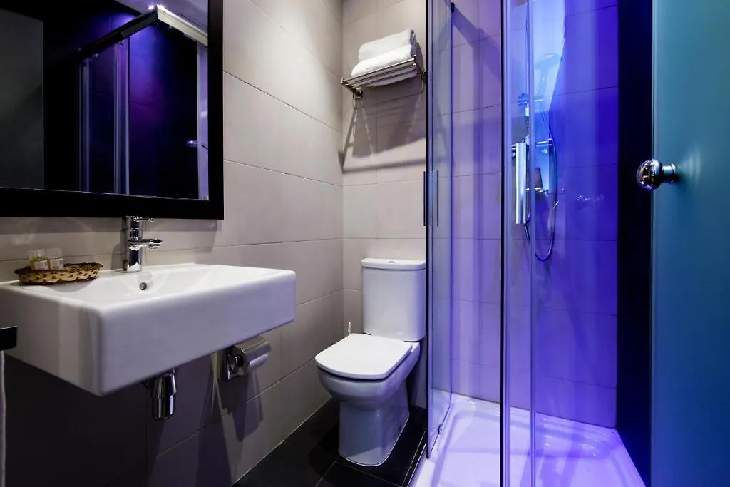 Hostal Bcn Ramblas Barcelona 2*,